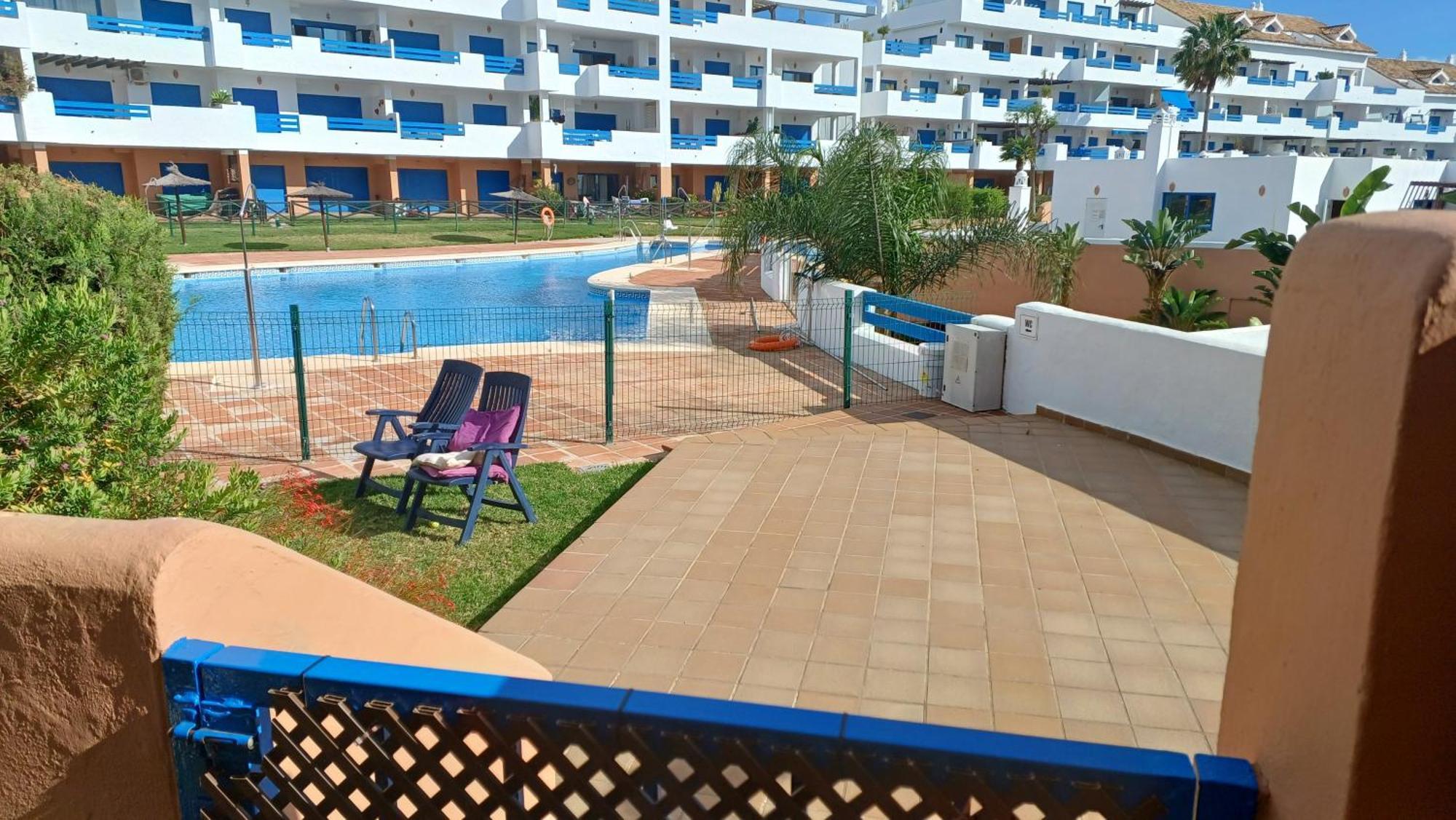 Residencial La Duquesa Suites Golf & Gardens San Luis de Sabinillas Extérieur photo